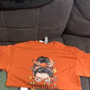 "Thankful" Graphic Tee – Messy Bun Girl ✨